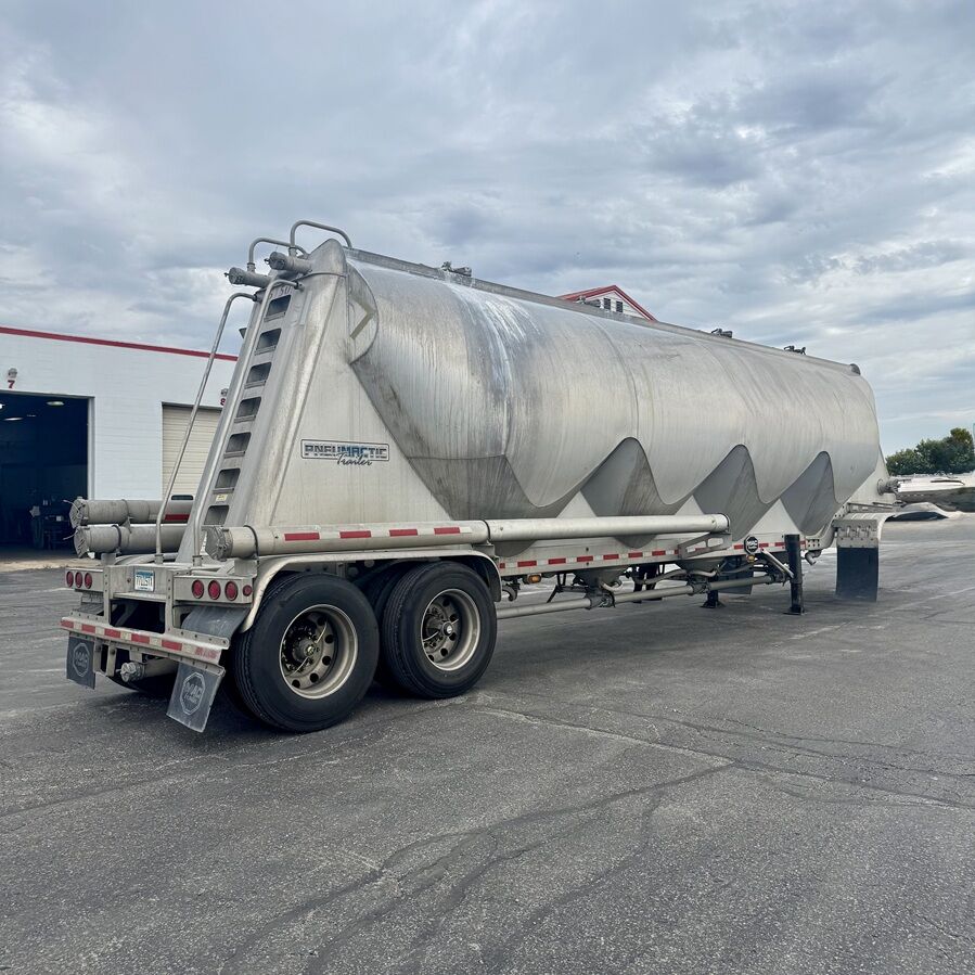 USED 2015 MAC - Image 2